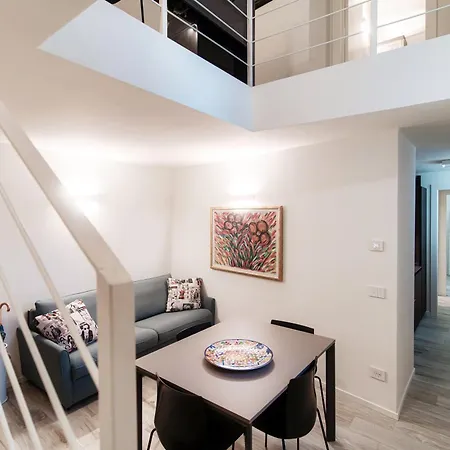 Palazzo Diaz - By Myhomeincomo アパート