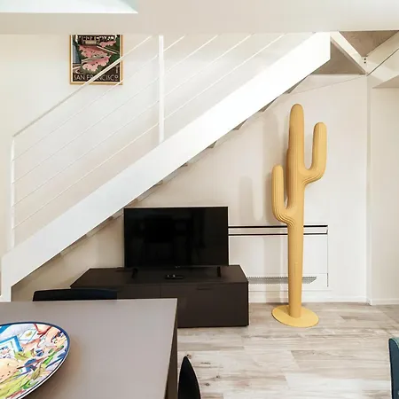 Palazzo Diaz - By Myhomeincomo Appartamento *