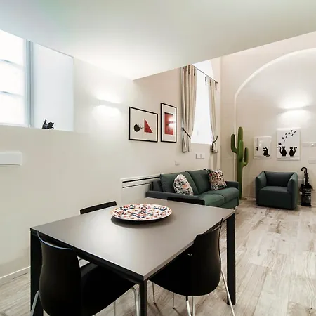 Palazzo Diaz - By Myhomeincomo Apartment *