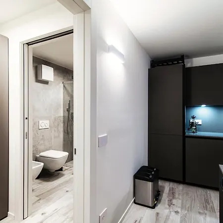 Apartment Palazzo Diaz - By Myhomeincomo