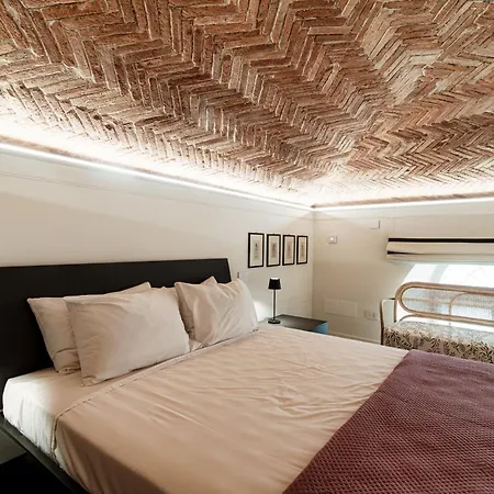 Apartment Palazzo Diaz - By Myhomeincomo *