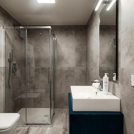 Palazzo Diaz - By Myhomeincomo Apartman