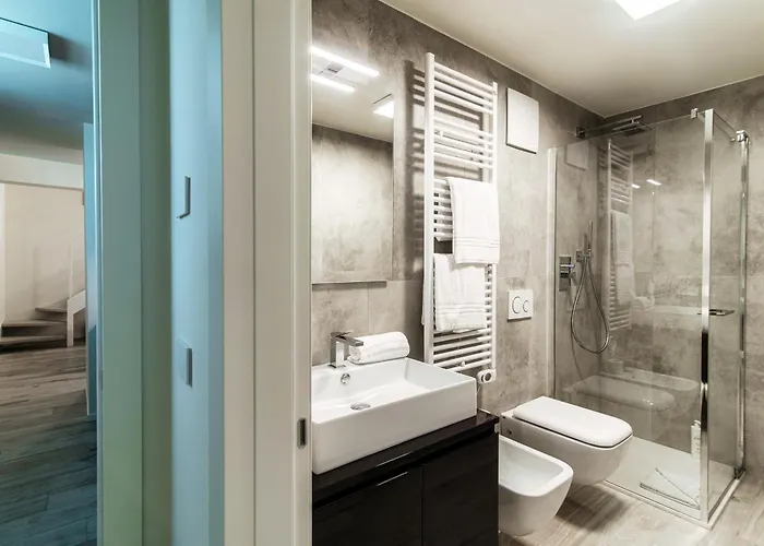 Palazzo Diaz - By Myhomeincomo Apartment Como